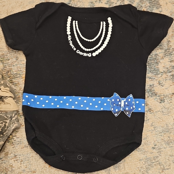 Airforce Darling Polka Dot Kids Bodysuit And Camo Bloomers - Picture 1 of 3